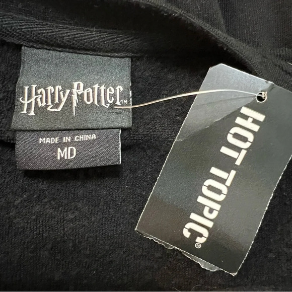 Hot Topic Harry Potter Chevron Gryffindor Black Sweatshirt. Size Medium. NWT. - Picture 3 of 15